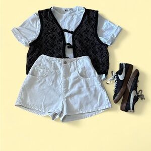 white L.E.I vintage shorts